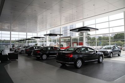 誠(chéng)聘行政文員 加入汽車(chē)信息咨詢服務(wù)團(tuán)隊(duì)